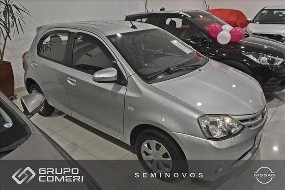 TOYOTA ETIOS 1.5 XS 16V FLEX 4P AUTOMÁTICO TOYOTA ETIOS 1.5 XS 16V FLEX 4P AUTOMÁTICO